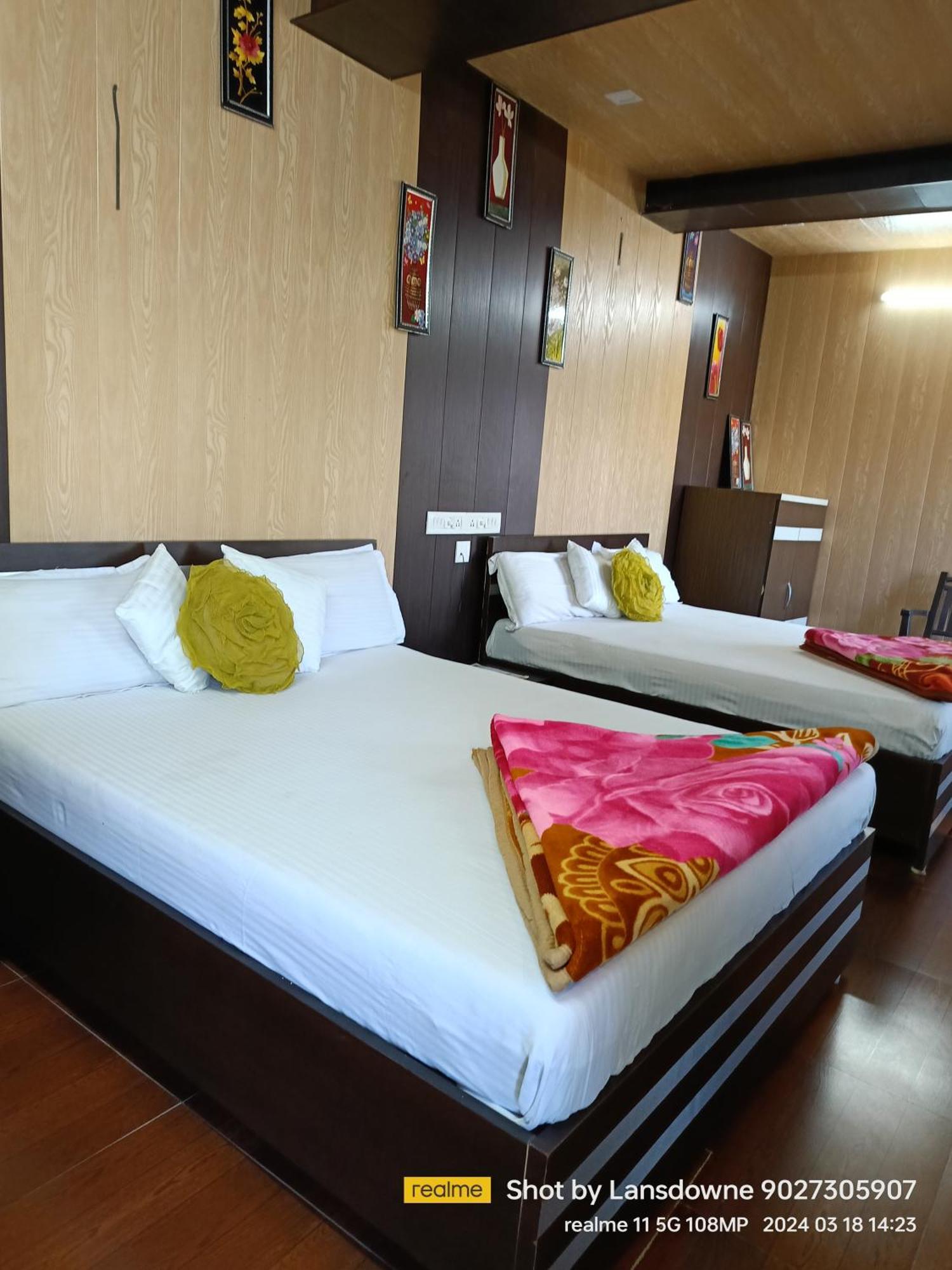 Joshi Holiday Home Stay Lansdowne Esterno foto
