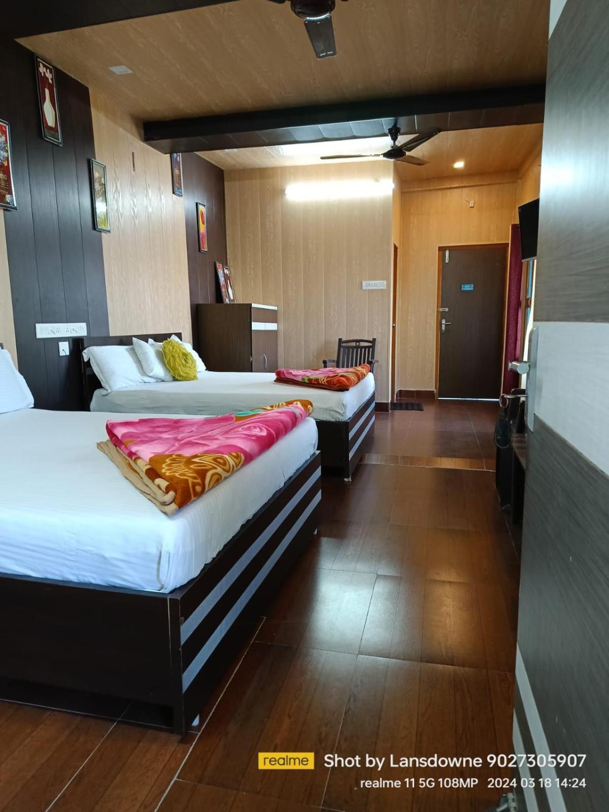 Joshi Holiday Home Stay Lansdowne Esterno foto