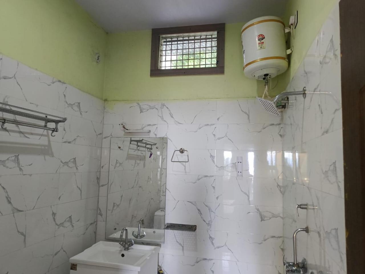 Joshi Holiday Home Stay Lansdowne Esterno foto